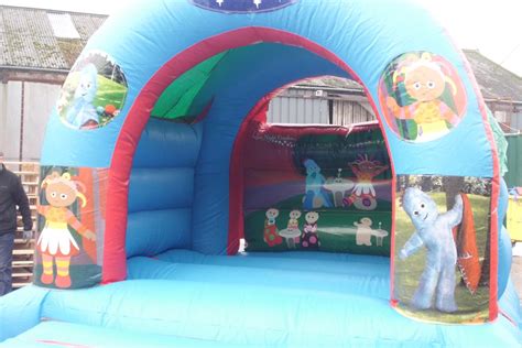 Indoor Bouncy Castles - Bouncy Castle & Inflatables Hire in Manchester, Stockport, Oldham ...