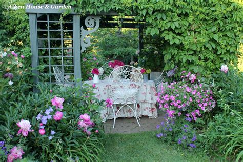 Home Improvement Ideas..: Romantic Garden Style