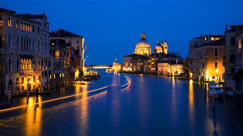 7 Romantic Things to Do in Venice at Night - Bookaway