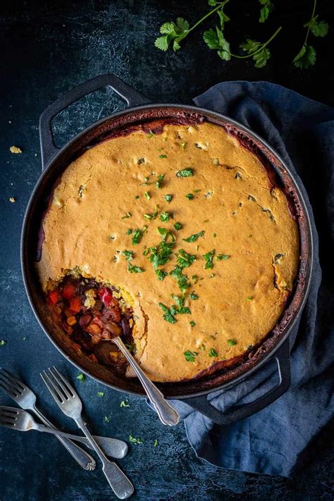 Vegan Chilli Cornbread Pie - Domestic Gothess