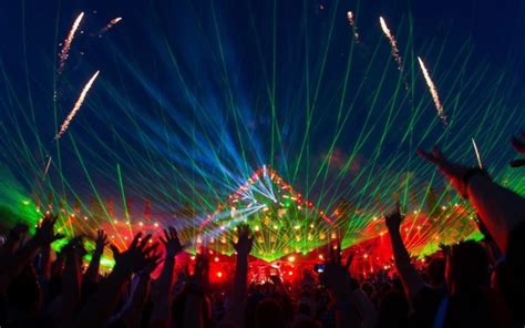 music festival, Crowds, Hand HD Wallpapers / Desktop and Mobile Images ...