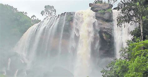 മഴക്കാല ടൂറിസത്തിന്റ കുളിരിൽ ഇടുക്കി | Idukki-Waterfalls-Manorama-Travel-Kerala