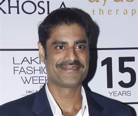 Sikandar Kher Height, Weight, Age, Wife, Affairs & More » StarsUnfolded