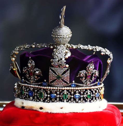 How old are the Crown Jewels that were placed on Queen Elizabeth's ...