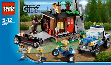 oneTWOBRICK.com: set database: LEGO 4438 robbers' hideout