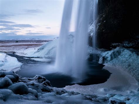 Seljalandsfoss » Guide to Iceland's Majestic Waterfall