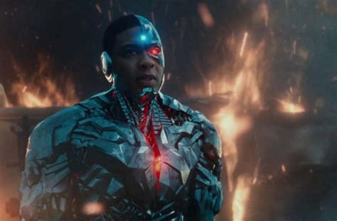 Zack Snyder: Cyborg Story "The Heart" of Justice League