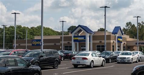 CarMax opens in Salisbury