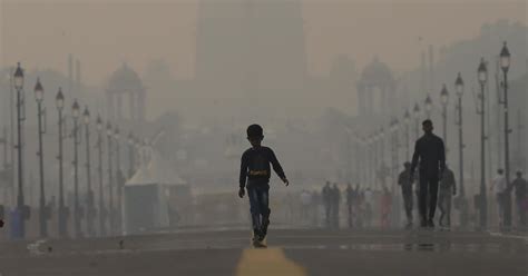 Toxic smog turns India's capital "into a gas chamber" - Pedfire