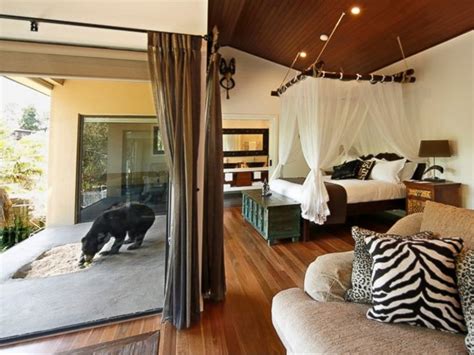 Go Inside Australia's Hotel Within a Zoo - ABC News