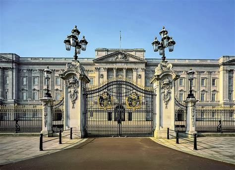 Buckingham Palace: The State Rooms Entrance Ticket | BookYourTour.com