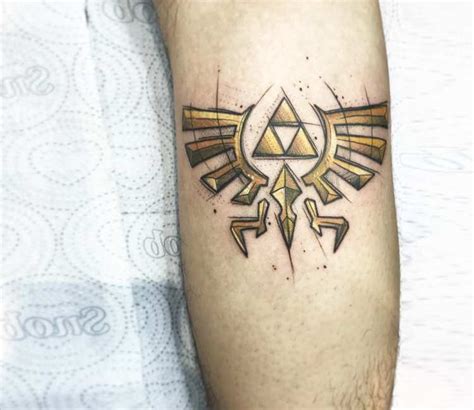 Hylian Crest tattoo by Gustavo Takazone | Post 23961