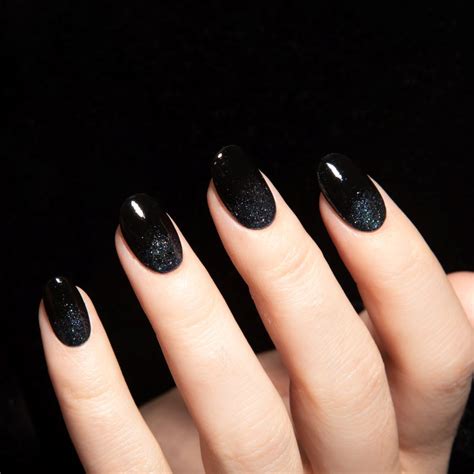 Black Glitter Nails:These Halloween Nails Are Spooky-Chic - Lulus.com Fashion Blog