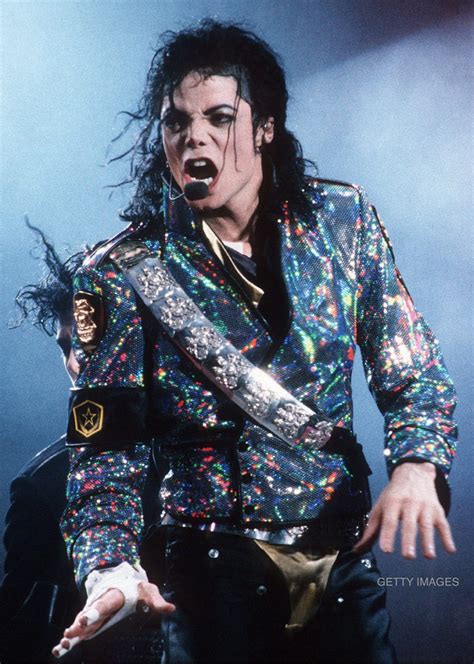 Michael Jackson Performs During Dangerous World Tour 1992 - Michael ...