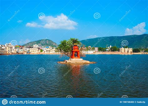 Hindu Temple on Pushkar Lake, India Stock Image - Image of sagar, city ...