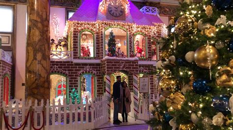 This life-size gingerbread house is made of real cookies and candy ...