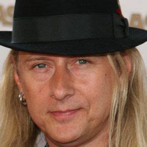 Jerry Cantrell - Age, Family, Bio | Famous Birthdays