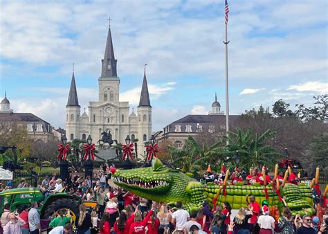 Holiday Parades - Holidays New Orleans Style