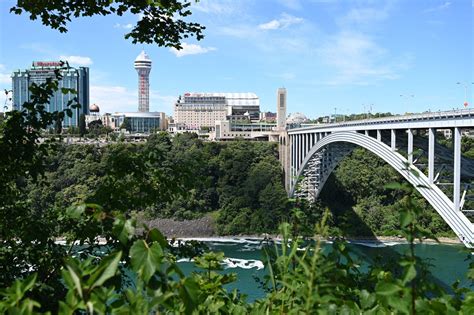 Rainbow Bridge explosion at U.S.-Canada border crossing | Al Bawaba