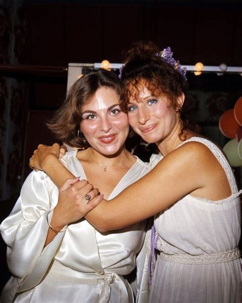 Barbra Streisand and her sister Roslyn Kind | Barbra streisand, Barbra, Singer