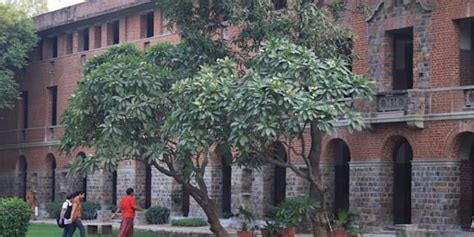 Miranda House Bags Number One Spot In List Of Top Indian Colleges