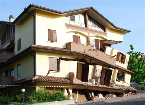 What Are the Effects of Earthquakes on Buildings? Dangers, Facts & FAQ | House Grail