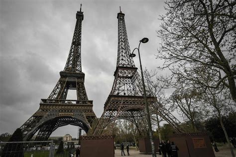 Una segunda torre Eiffel acompaña en París a la original