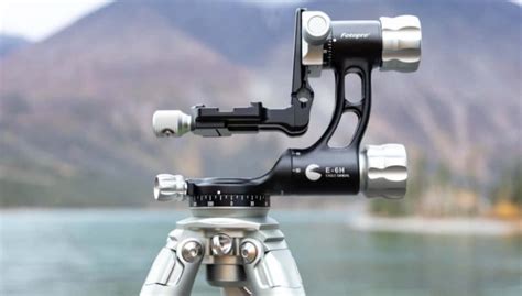 How to Use a Gimbal Tripod Head 2022 [Detailed Guide]