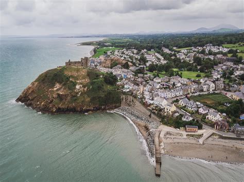 Criccieth Traeth y Promenade | VisitWales