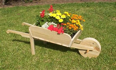 Decorative wheelbarrow planter | BuildEazy