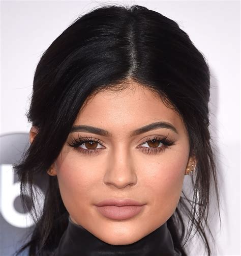 Kylie Jenner’s Releasing a Full Makeup Line This Year | StyleCaster