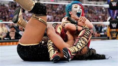 Bianca Belair vs. Asuka: WrestleMania 39 Sunday Highlights | WWE