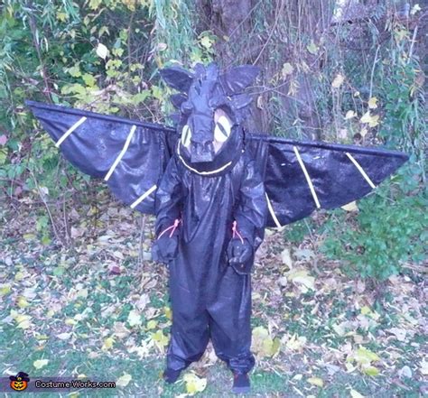 Toothless Night of Fury Costume | Best DIY Costumes - Photo 3/3