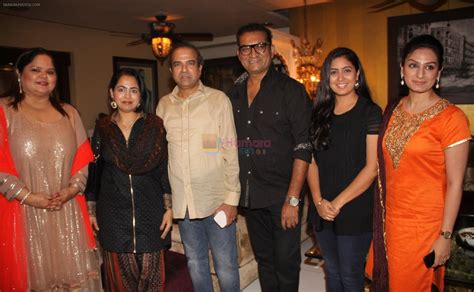 Sumati Abhijeet, Suresh Wadekar with wife, Harshdeep Kaur, Akriti ...