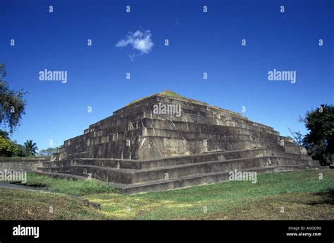 Main pyramid at the Mayan ruins of El Tazumal in El Salvador Central America Stock Photo - Alamy