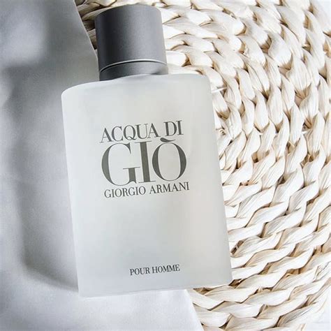 Perfume Acqua Di Gio para Hombre de Giorgio Armani - EDT 200ML — J.Saul