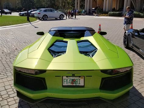 The license plate of this Lamborghini : pics