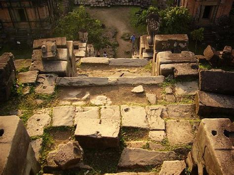 Narrow and steep stairs at Phnom Bakheng | Bento With Yenn | Flickr