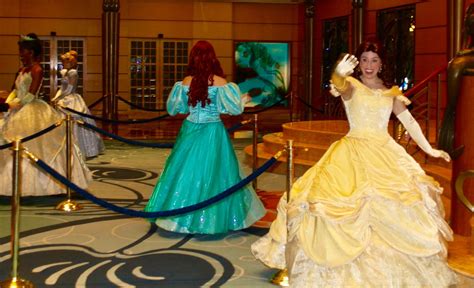 How to Meet Characters on Your Disney Cruise - Mouse and the Magic