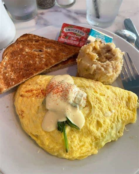 12 Best Breakfast in Savannah, GA (2023 Update)