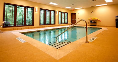 Aquatic and physical therapy in Augusta Pain Center