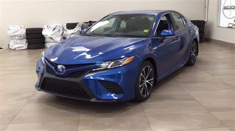 2020 Toyota Camry Hybrid SE Review - YouTube