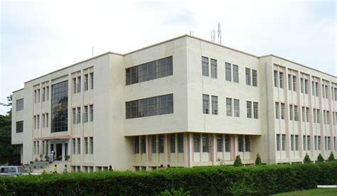 Birla Institute of Technology Mesra details, Facilities , Reviews, Placements and Many more ...