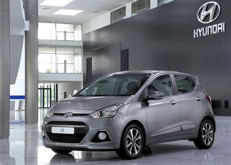 New Hyundai Grand i10 2023 1.2 GLS H/B Photos, Prices And Specs in Saudi Arabia