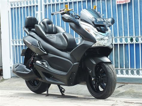 Ngecat MOTOR: HONDA PCX 150 CUSTOM CAT HITAM DOFF FULL Pesanan Mr. YON TANAH ABAING