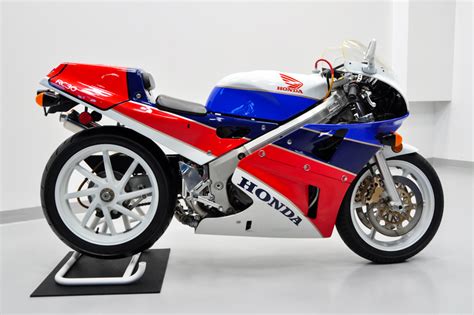 The Legendary Honda RC30 | V1 Moto | Houston Texas