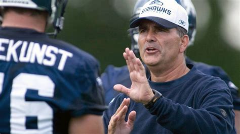 New Seahawks offensive line coach means a new way of drafting blockers. Or does it? | The News ...