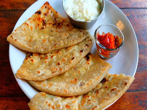 Aloo Paratha With Dahi