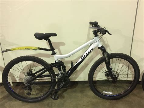 WHITE GIANT YUKON 24 SPEED FULL SUSPENSION MOUNTAIN BIKE WITH FULL DISC ...