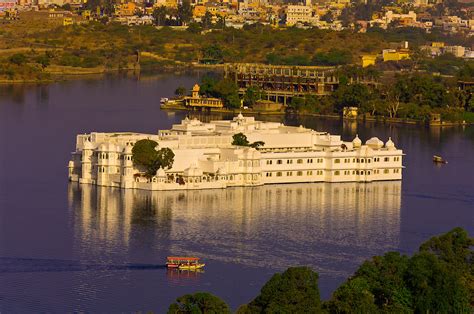 The Lake Palace Hotel on Lake Pichola, Udaipur, Rajasthan, India | Blaine Harrington III